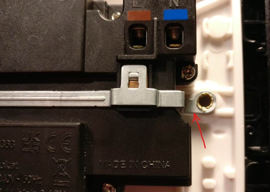 Removing the metal bracket Disassembly